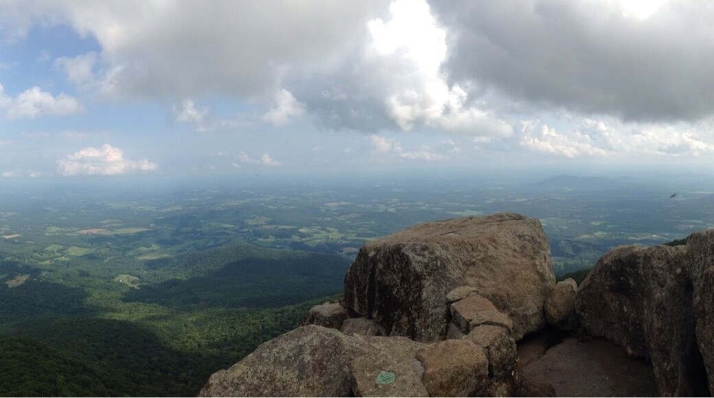 Wonderful views off the mountain on all sides, with a nice 1.5 mile hike!