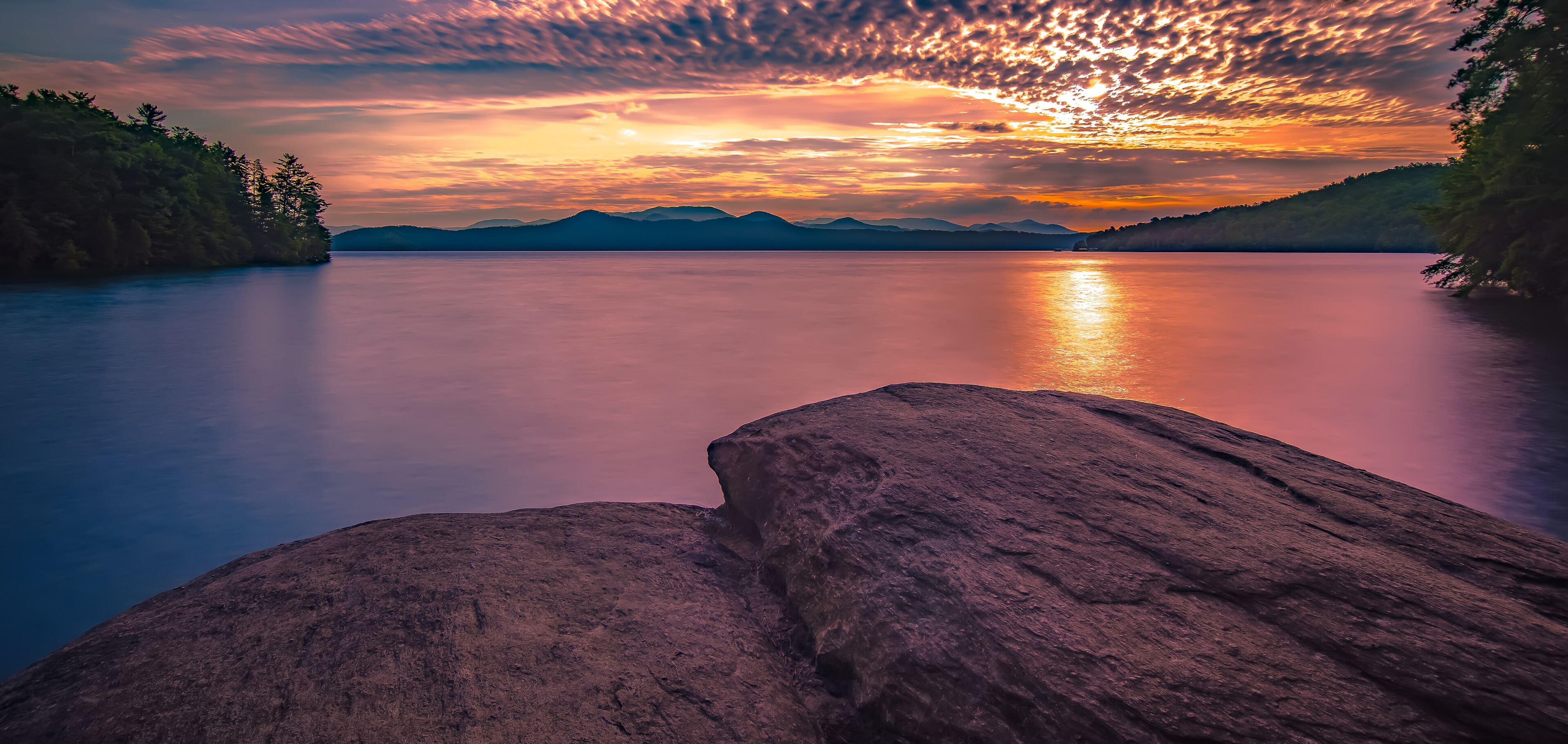sunrise on lake jocassee south carolina