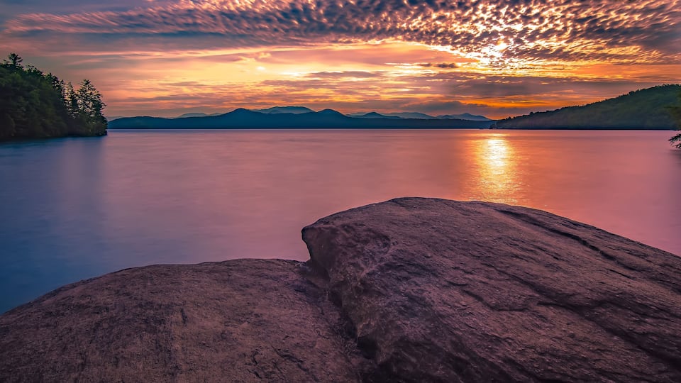 sunrise on lake jocassee south carolina