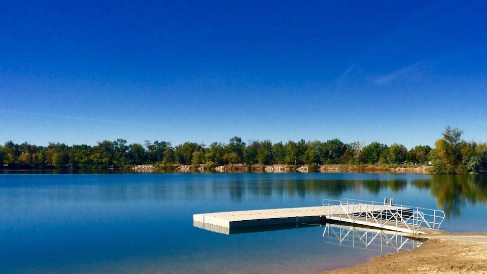 Referred to as Quinn's pond along the Boise river Greenbelt. This place is full of swimmers, SUP, etc in the summer. A whitewater park for Kayakers is close by on the Boise river as well as a shop to rent equipment. Love this place!
#EndlessSummer