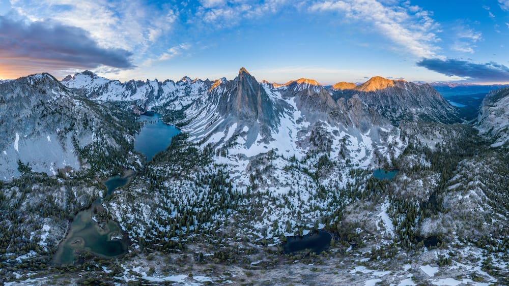Beautiful alpine views of Alice Lake in the Sawtooth Mountains