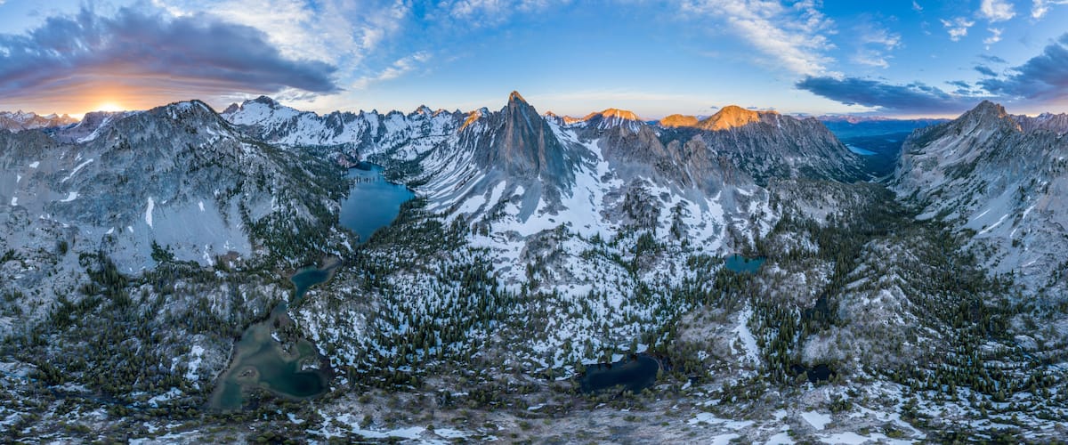 Beautiful alpine views of Alice Lake in the Sawtooth Mountains