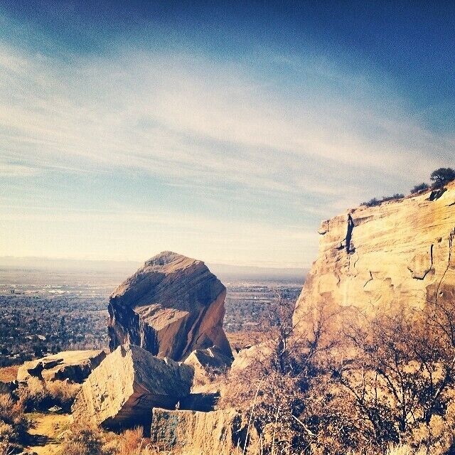 Back side of Table Rock > front side of Table Rock @msnider4 is my new trail guide ☀️👟
#quarrytrail #ridgetorivers #tablerock #isitsummeryet #sunshine #thisisboise #idahome #7winter #hiking