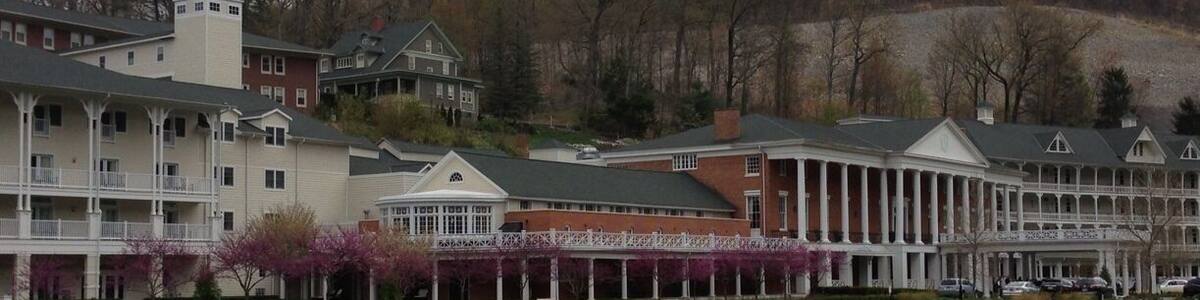 Very nice resort with great spa, trails, golf and more. Very good on site restaurants an neat little nearby town