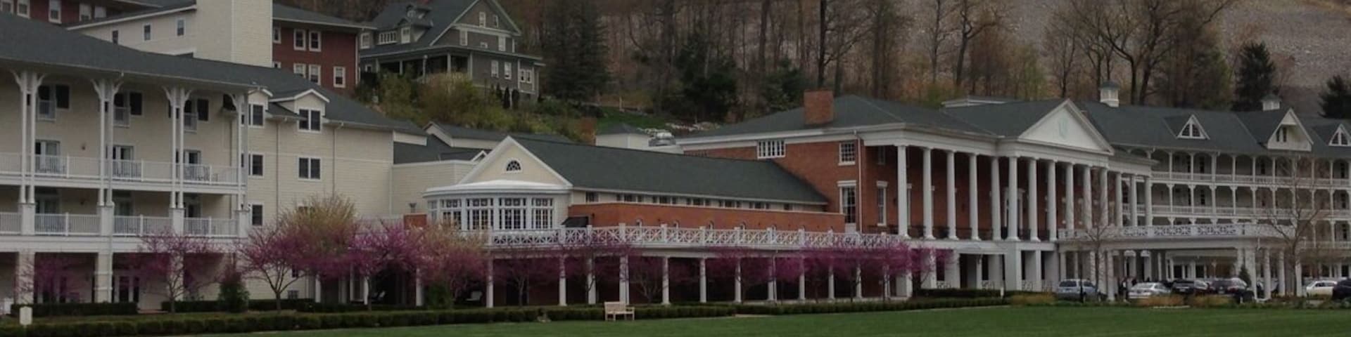 Very nice resort with great spa, trails, golf and more. Very good on site restaurants an neat little nearby town