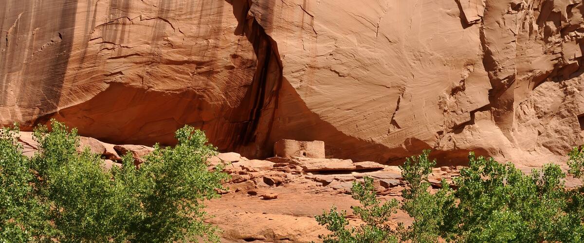 Surrounding Terrain, Cliffs, and Valley Canyon De Chelly Arizona