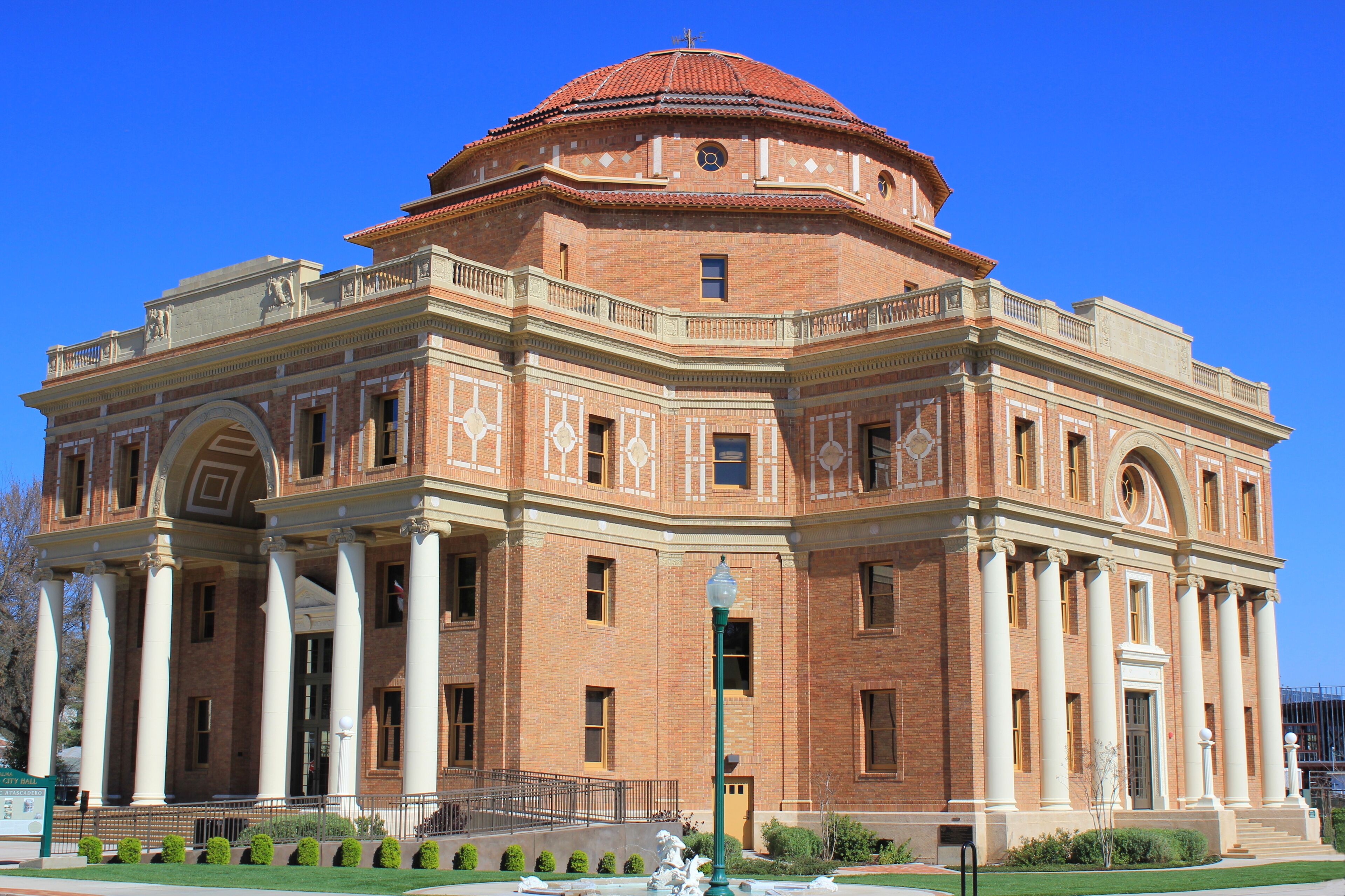 Atascadero, California, City Hall