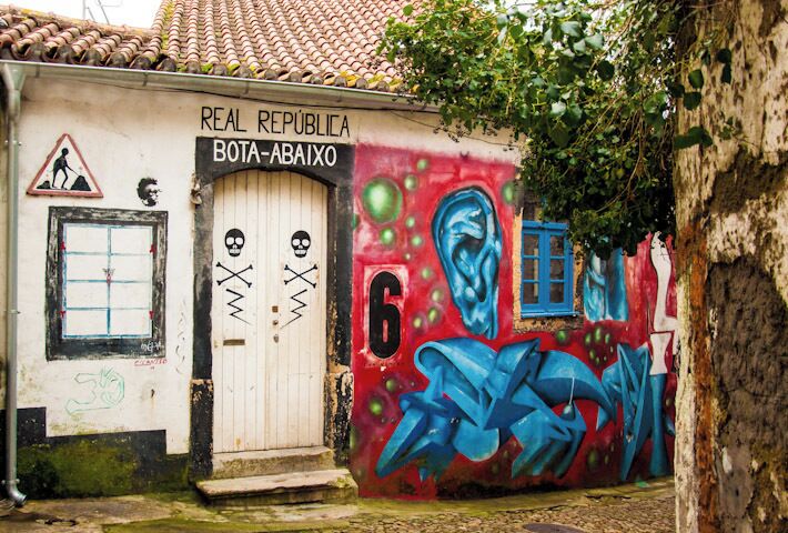 This is what a frat house looks like in Portugal. In the very student oriented (and thus happening) city of Coimbra!