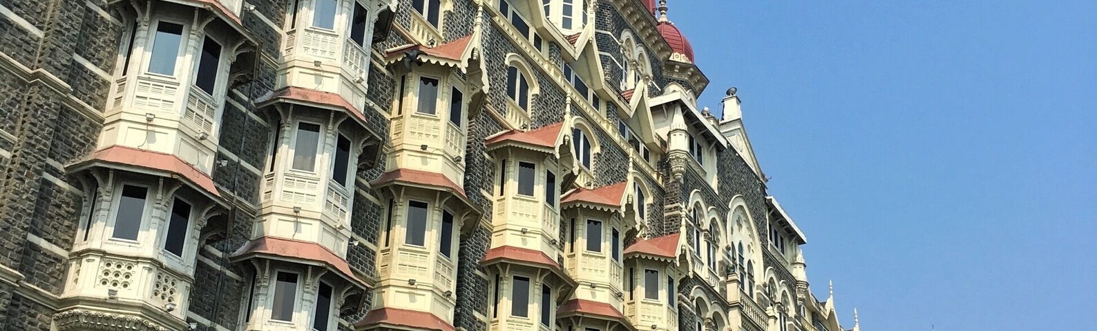 A majestic hotel towering the streets of Mumbai, it's exterior is as intricately designed as the various dining halls and rooms inside. This is a must visit along with Gateway of India 🇮🇳 which is literally a stone's throw away. It was built to represent the city of Bombay in 1903, making it almost a century old!
#StunningStructures #architecture #Indianarchitecture #incredibleindia #Asia #mumbai