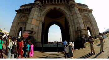 The Gateway of India in Mumbai. Built by the British Raj to commemorate the arrival of King George V and Queen Mary, construction began in 1911 and finished in 1924.
This area is flooded with tourists, both local and foreign. Thankfully, the structure is so big that it can be seen well the throngs of tourists. You'll also find lots of locals trying sell you all sorts of oddities including kids toys and massive balloons.
#architecture