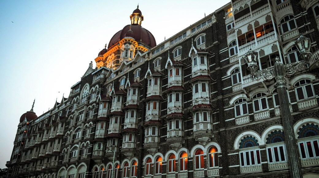 Tal Palace and Towers, my favourite place to stay in Mumbai - the heritage wing is particularly beautiful. The lights on the first floor are from Sea Lounge, an excellent tea place overlooking the Gateway of India and the ocean.