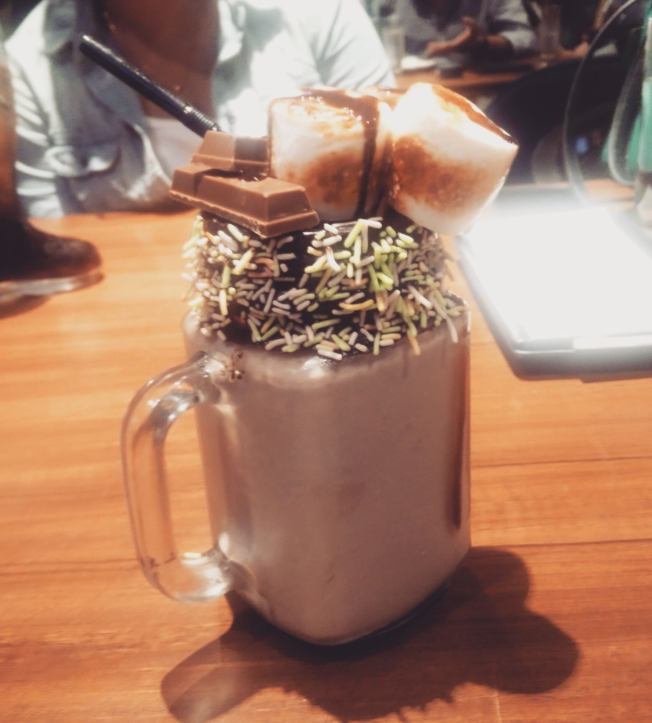 A new up and coming bar in Hiranandani. Even though the presentation was there it needs to up their food and drinks game...especially with Mumbai's highest zomato rated place next to it.