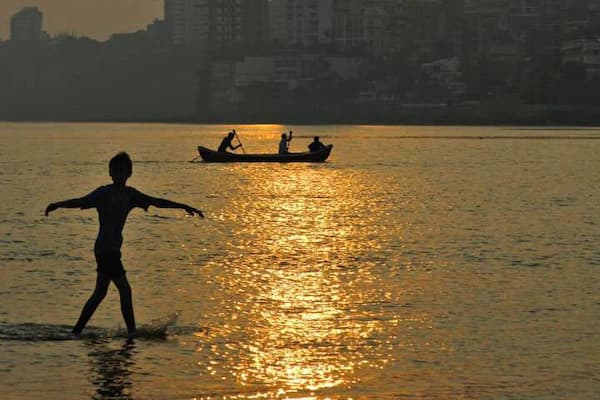 Girgaon Chaupati', commonly known as just Chaupati, is one of the most famous public beaches adjoining Marine Drive in the Girgaon area of Mumbai, India.
#Beach