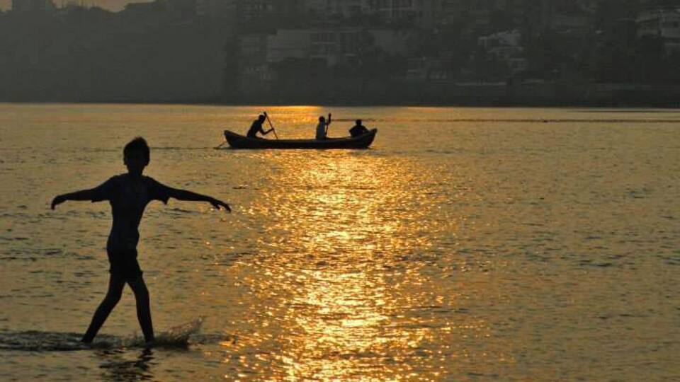Girgaon Chaupati', commonly known as just Chaupati, is one of the most famous public beaches adjoining Marine Drive in the Girgaon area of Mumbai, India.
#Beach