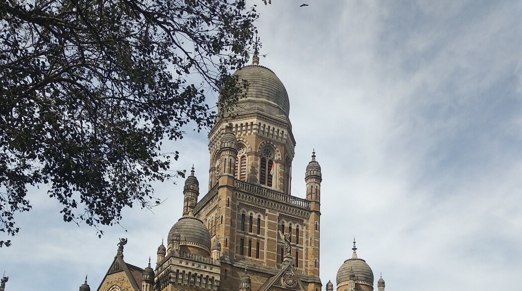 Architectural marvel, these type of buildings are my time machine... Gives you the glimpse of bygone era