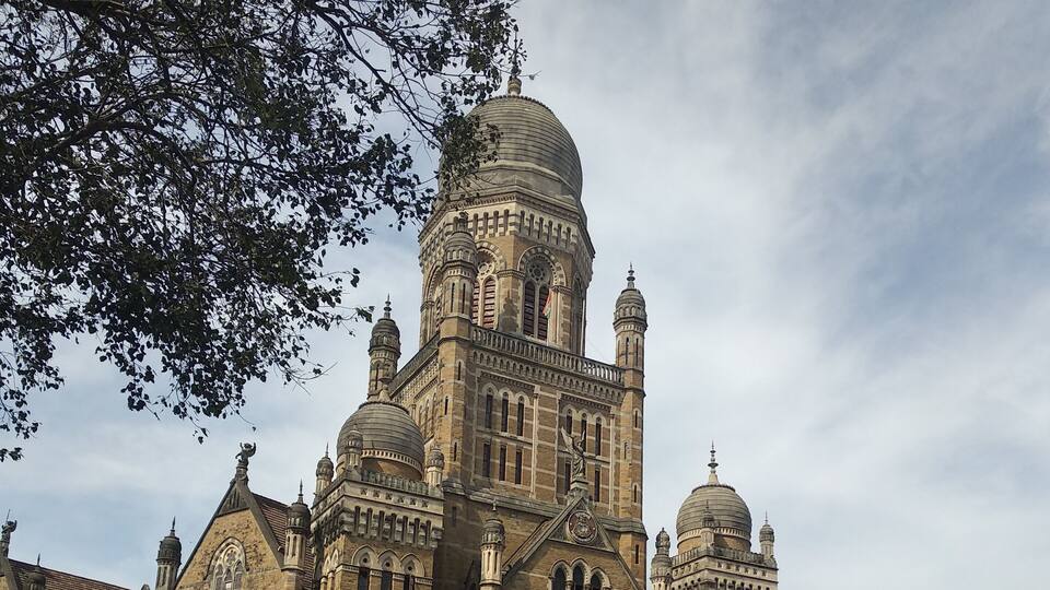 Architectural marvel, these type of buildings are my time machine... Gives you the glimpse of bygone era