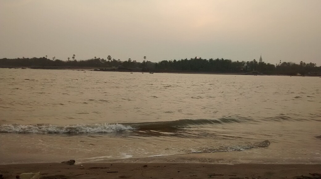 Sunset at Marve beach. If u want to have a peaceful evening go there