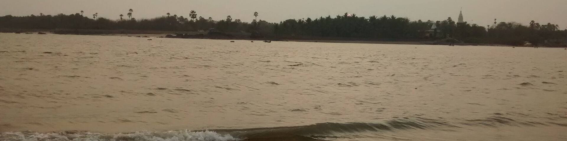 Sunset at Marve beach. If u want to have a peaceful evening go there