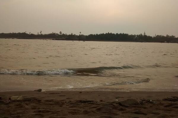Sunset at Marve beach. If u want to have a peaceful evening go there