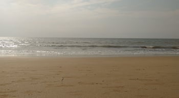 A rare sight... Super clean Juhu Beach