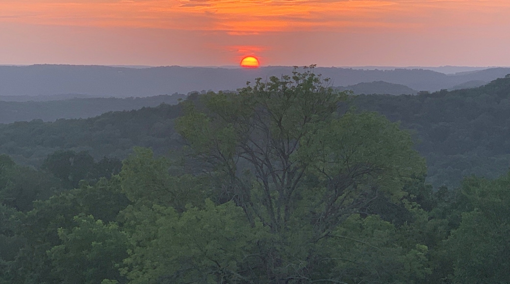 Gorgeous sunset from my parents back porch! #lifeatexpedia