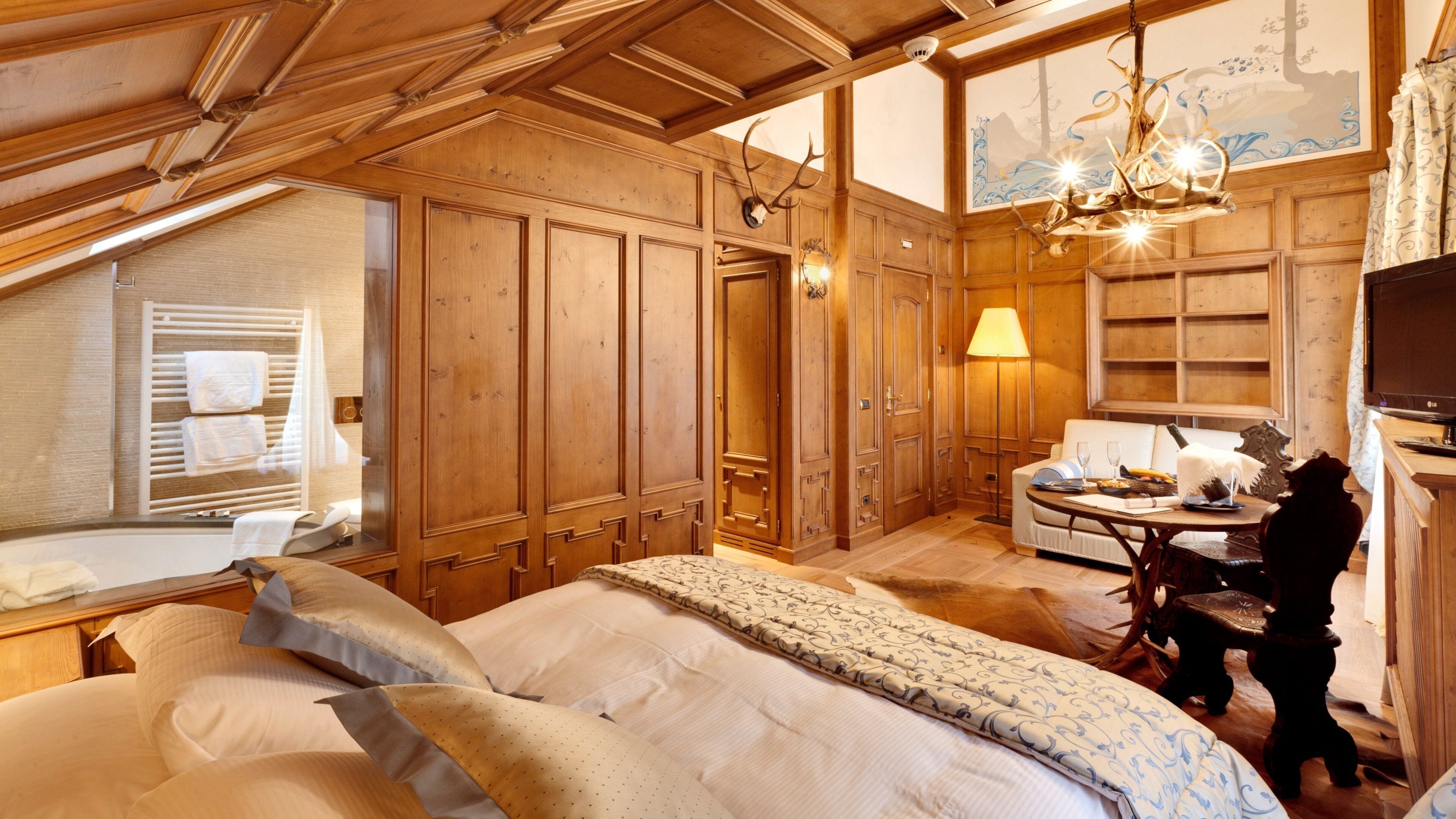 Cortina d\'Ampezzo fasiliteter samt hotell, luksushotell eller resort og innendørs