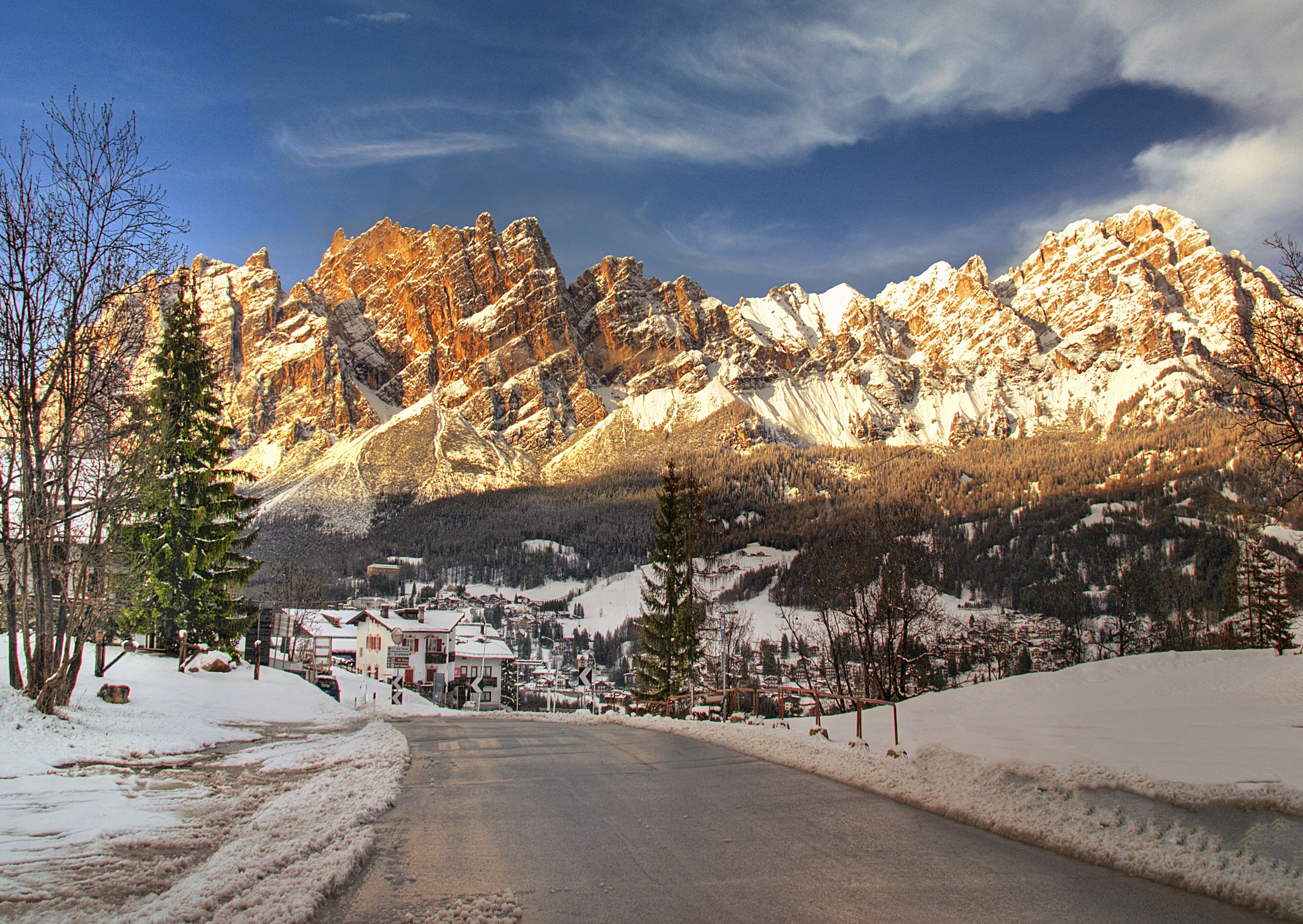 Sun on the Dolomites, Cortina d' Ampezzo in the Italian Alps