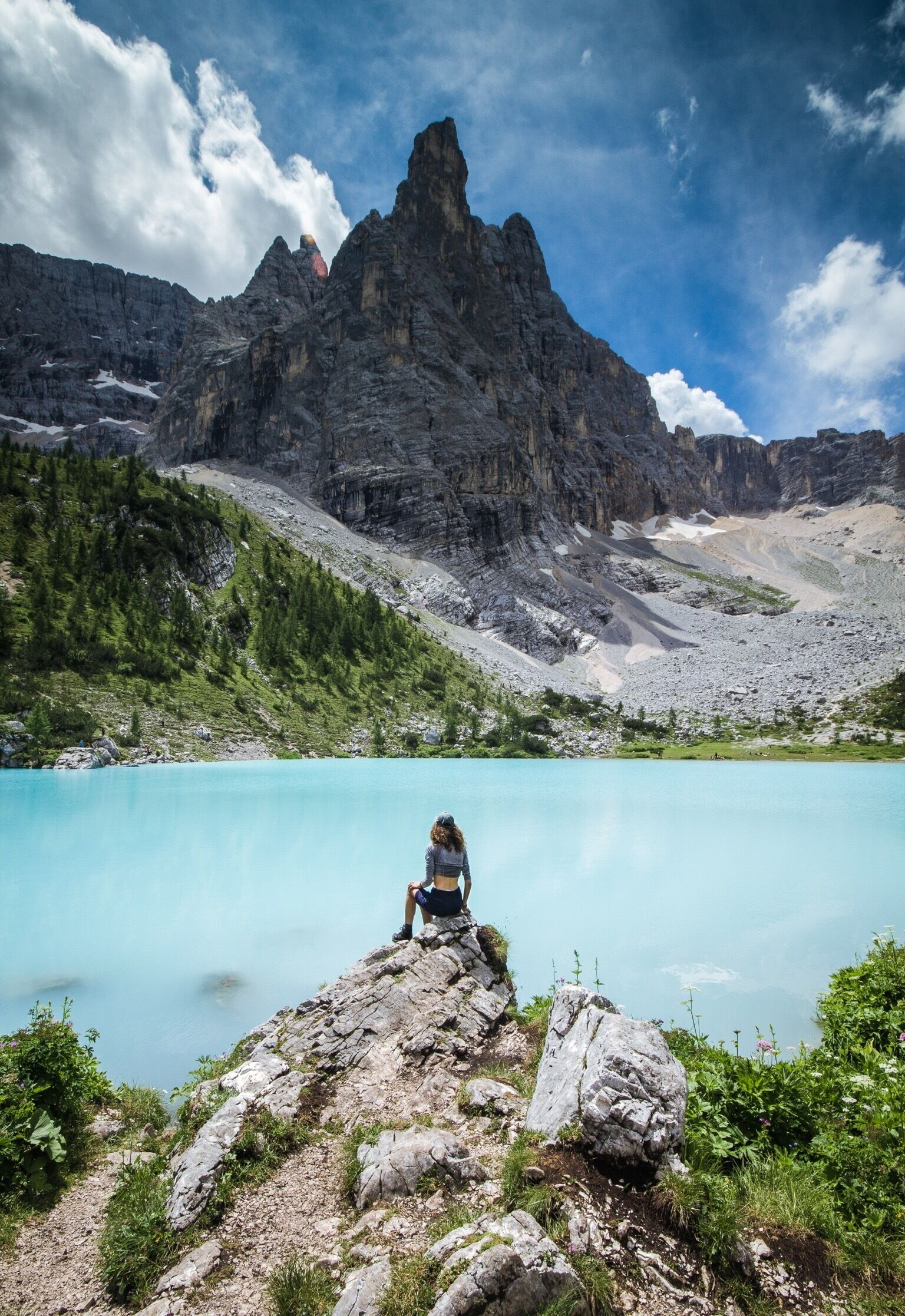 Lago di Sorapis is a beautiful blue lake located in the Italian Dolomites at a height of 1923 meters above sea level. #AboveItAll