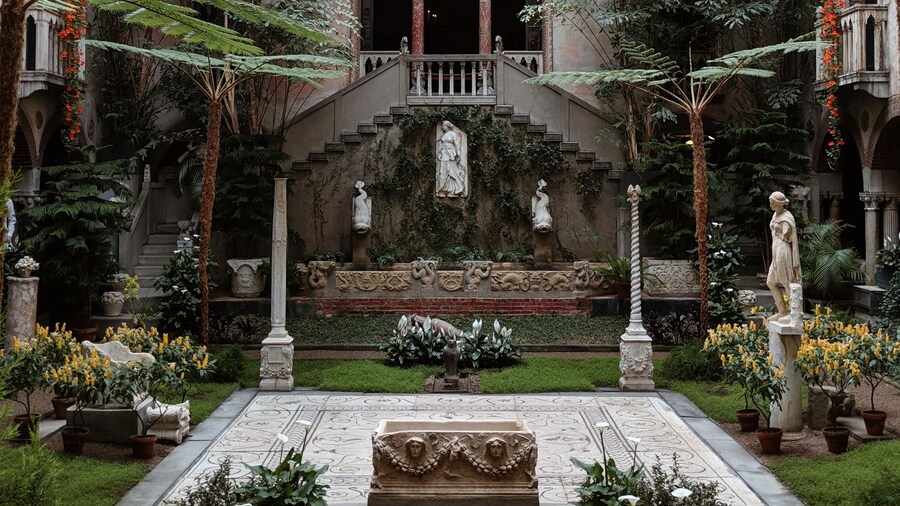 #History
The home which houses today's museum was built in 1903 by Isabella Stewart Gardner, an American art collector.
In 1990 two thieves disguised as police officers robbed the museum of thirteen works worth some $500 million – the greatest known property theft in history.
