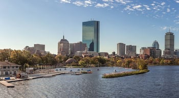 Photo taken of the skyline from the Longfellow Bridge.