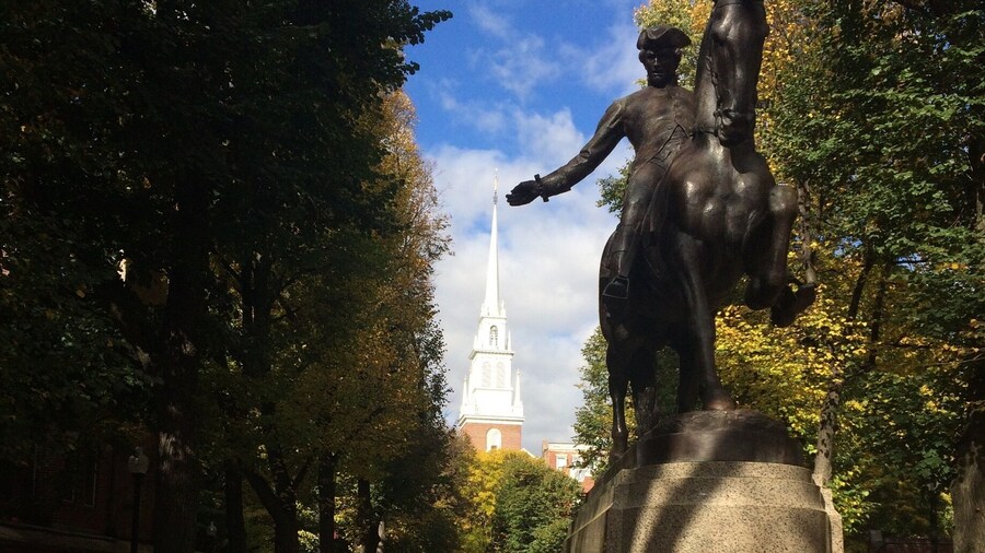 Our 10 days, 1,440 miles and seven state road trip we finished in Boston. The Freedom Trail is a must! We are huge on guided tours so we bough the book and read along as we walked. Boston is stunning in the fall!
#loftinadventures