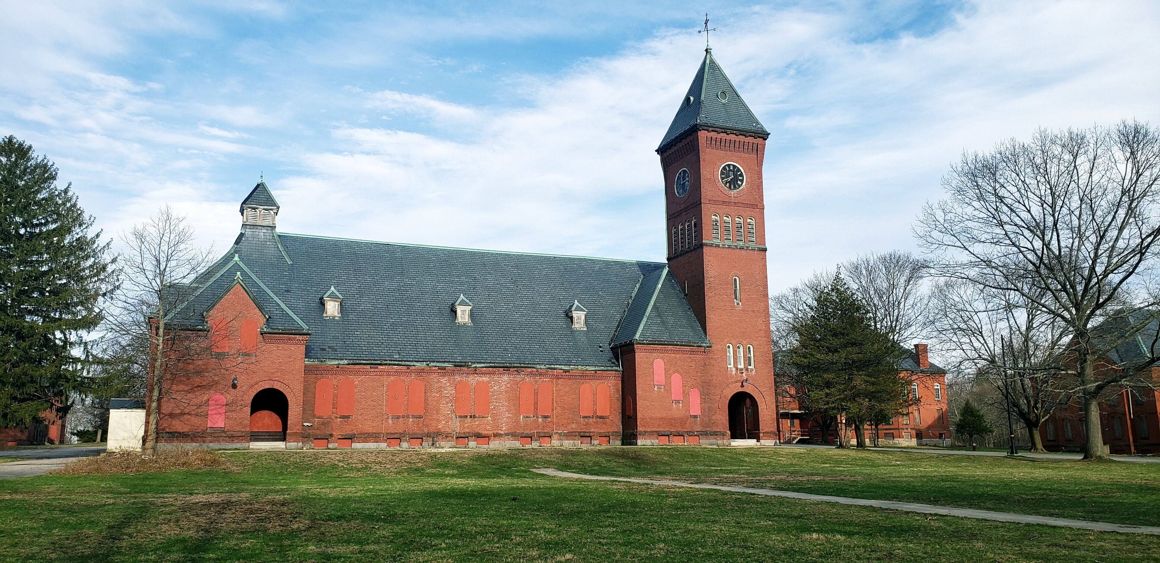 The chapel at a Massachusetts state hospital. Still elegant and amazing for being abandonded. 

#beautiful #urbanexploration #abandoned #abandoned_places #hospital #church