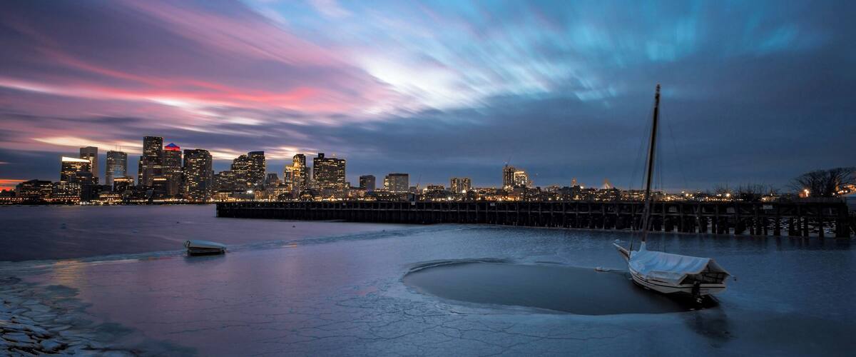 Although East Boston is synonymous with Logan International Airport, New England’s largest and the nation’s 19th busiest airport, it also has some of the most breathtaking views of Boston Harbor and the city’s skyline to be found.
If you decide to go during the winter season, be ready to brave the cold. The good thing is that the normally scarce parking lots are quite more available.
#Boston #USA #Travel #Sunset #MyBackyard