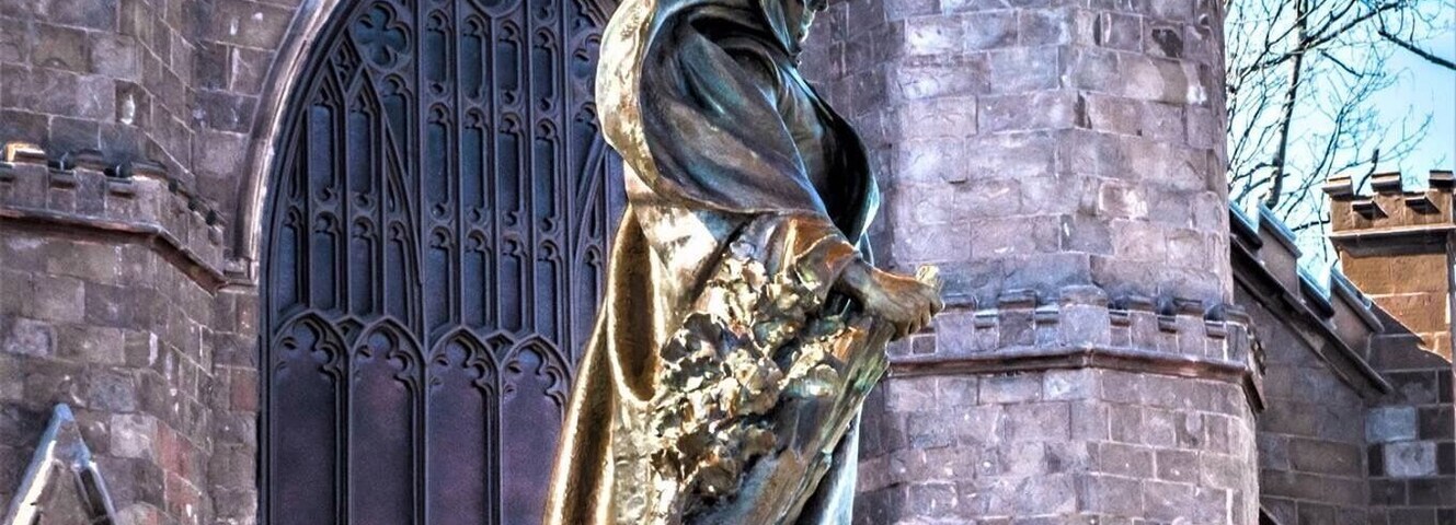 Roger Conant, "The Puritan."... Early in his colonial life, he became associated with those opposed to the Puritan authorities in Plymouth and led the settlement to outlying areas, particularly in the Salem area, which he is credited with founding. He was the first governor of English settlers in Salem from 1626 to 1628.