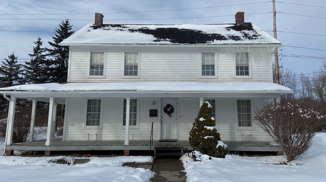 Harriet Tubman’s property still has the home for the elderly she created as well as the home she lived in. It’s something you can wander around and look at yourself, or pay $5 (this price may change in the future, I’m uncertain as the park is run by a museum but also partially by the NPS) to have a guide go through her history and then allow you to tour the home for the elderly. Just up the road, a few minutes drive away, you can also see her grave. The woman was amazing, that much is clear. #nationalparks #blackhistory