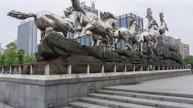 horse statues in baimahu cultural park