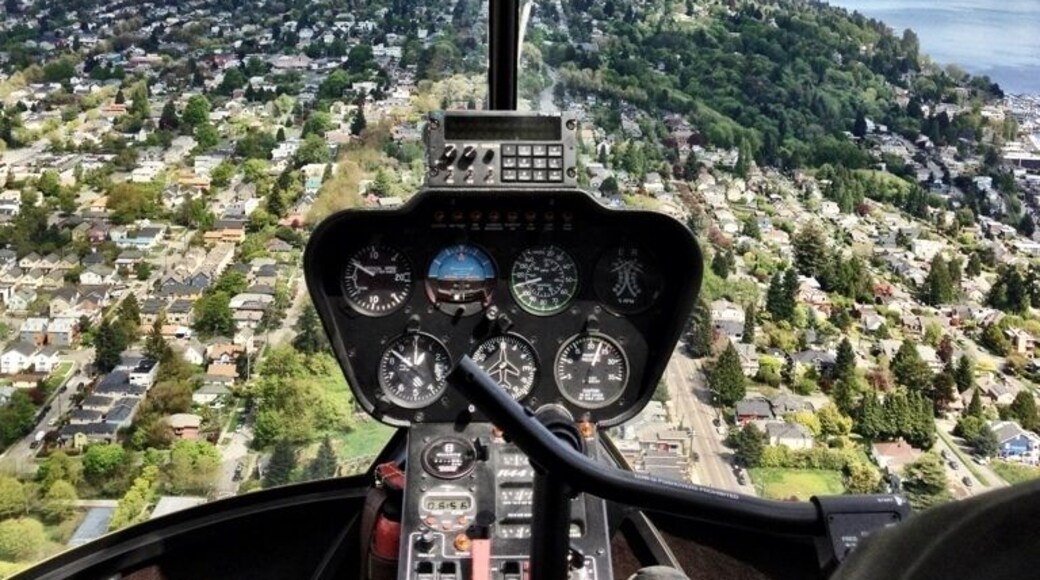 30 minute buzz around Seattle in a lil helicopter. Waved to our house and favorite landmarks. Great birthday present with my 7 year old boy. #BestOf5