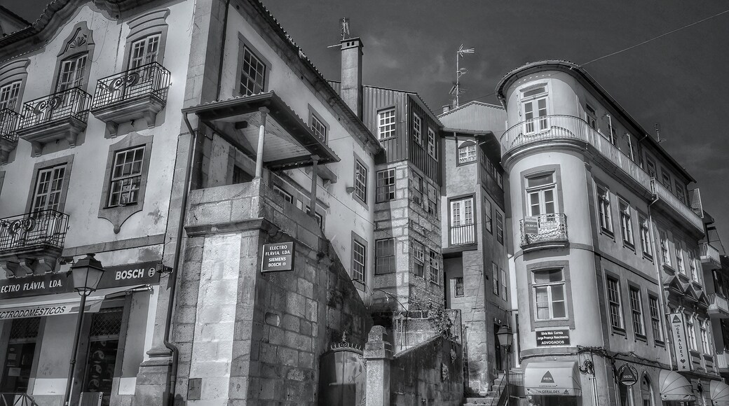 The municipality is limited to the north by Spain, to the east by the municipality of Vinhais, to the southeast by Valpaços, to the southwest by Vila Pouca de Aguiar and to the west by Boticas and Montalegre.
The main access routes are EN103 (starting in Neiva, near Viana do Castelo, where it connects with the EN13, and extends through a landscape that is multifaceted by the East of the Alto Minho, and throughout the North area of Trás-os- Montes, passing through places like Braga, Chaves, Vinhais, until finishing in Bragança) and the A24 (Chaves-Viseu). It also has an industrial zone with several regional companies. It can be said that it is an entrepreneurial city because, in terms of tourism, it presents rural tourism houses and good restaurants for the great lovers of Transmontana gastronomy.