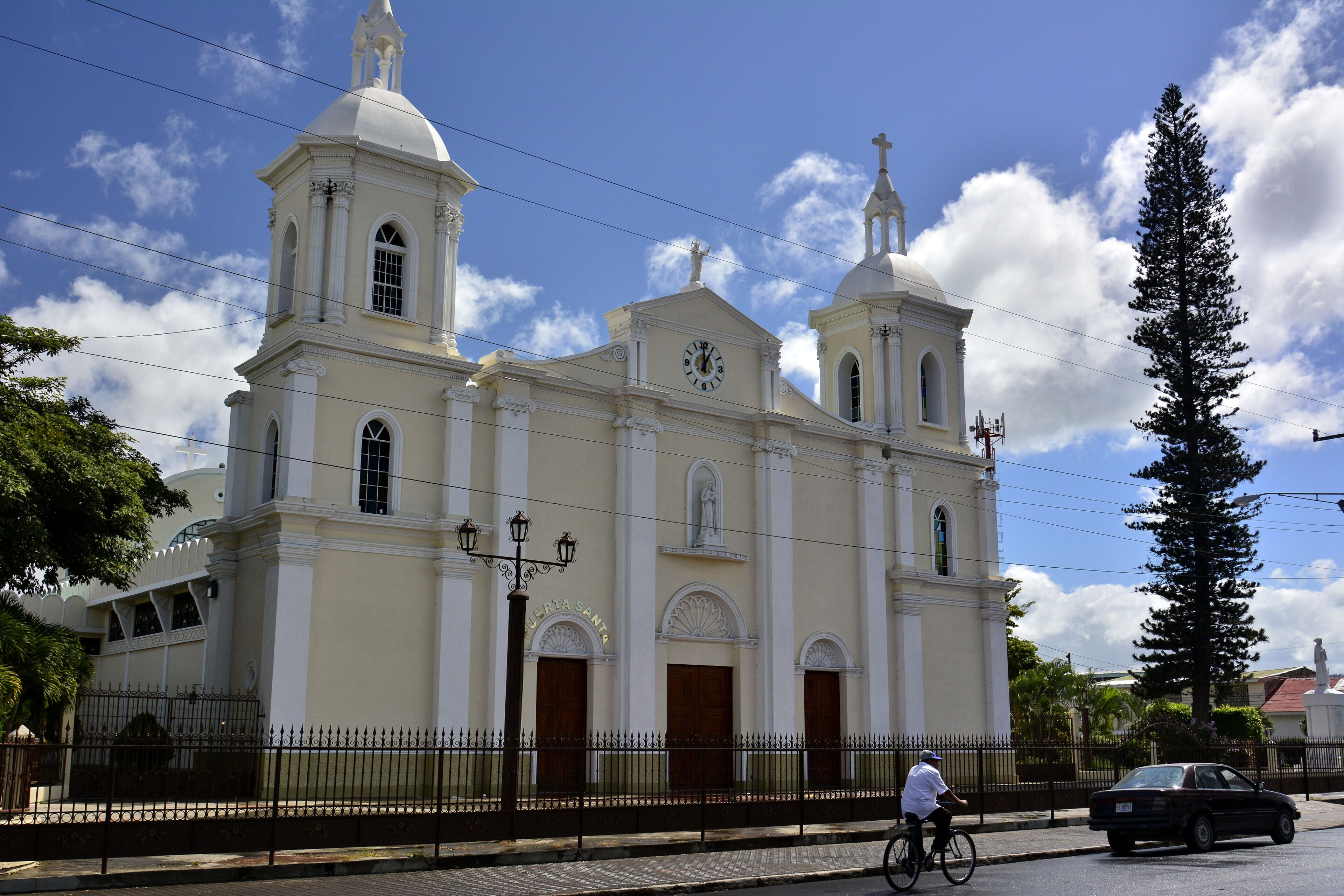 Fachada de la catedral de la ciudad de Estelí, en el norte de Nicaragua