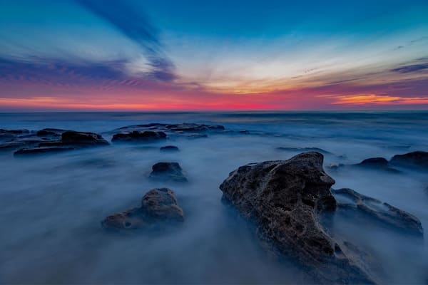One of the things you can do in Florida is catch the Florida sunrise and then drive a few hours to the West Coast of Florida and watch the sunset the very same day. This beach is just south of marine land in Florida there is a public access parking lot. And then just a short walk south along the coast.#BeachTips