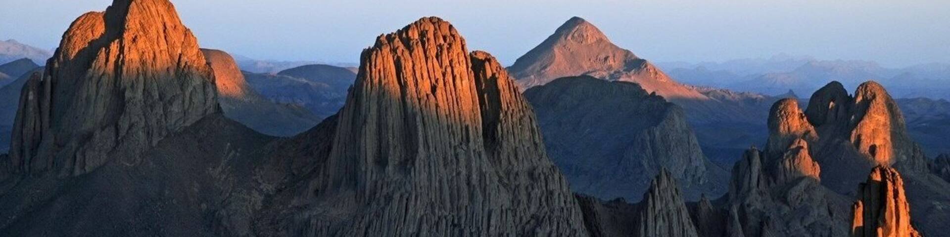 Sunset in Assekrem is so magic because the sun switches on rocks differently