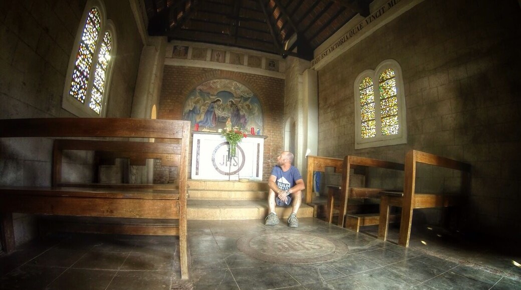 #TroverDetour
Just a few meters past the Great Rift Valley viewpoint you can find the worlds smallest Catholic Church. I've passed it many times, but this year finally had the time and opportunity to stop and take a moment to rest in this beautiful place in Kenya. #architecture