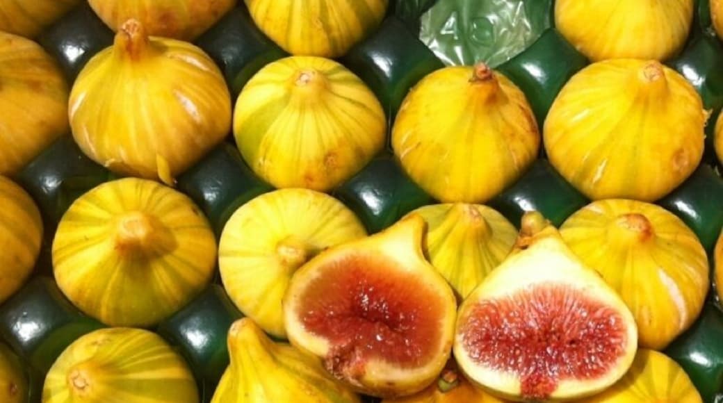 #farmersmarketfinds #eatfresh #fun #figs #naturescandy #yum #Mmm