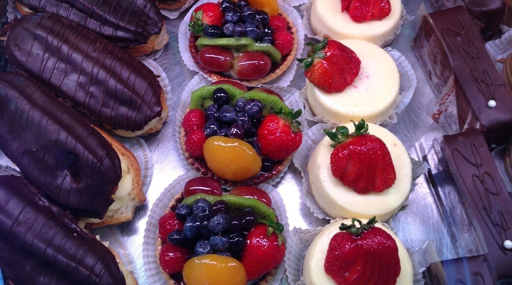 Yummy selection of desserts at Drager's.
#SweetSpot