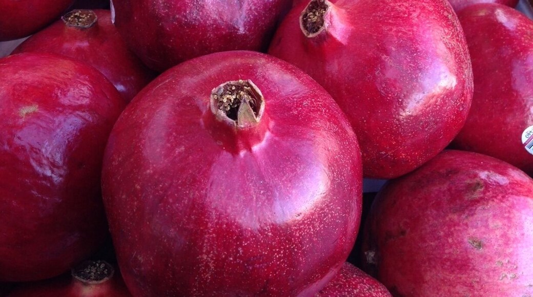 Fresh pomegranates at Drager's. Try freshly squeezed juice. Rich in every little blessing you can think of.
#Red