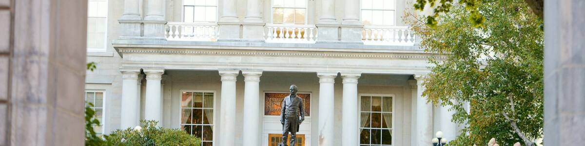 Concord showing a monument and a statue or sculpture