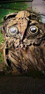Street Art,
(old parts and bodywork of cars, tires)!!!