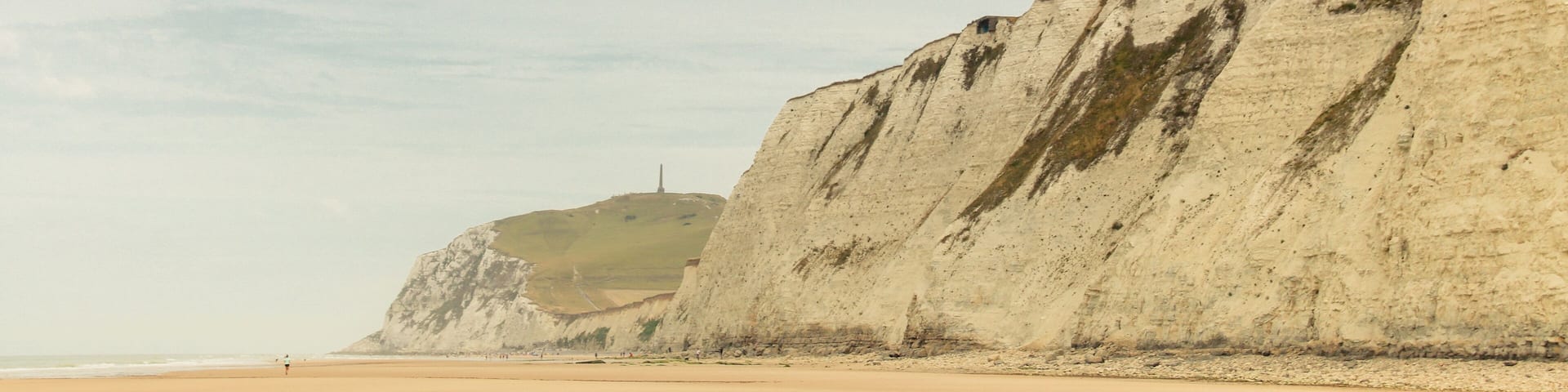 Le cap Blanc-Nez est un cap situé à Escalles dans le Pas-de-Calais. Il s'agit de la falaise la plus septentrionale de France. Il est constitué de falaises escarpées, constituées de craie et de marne.
