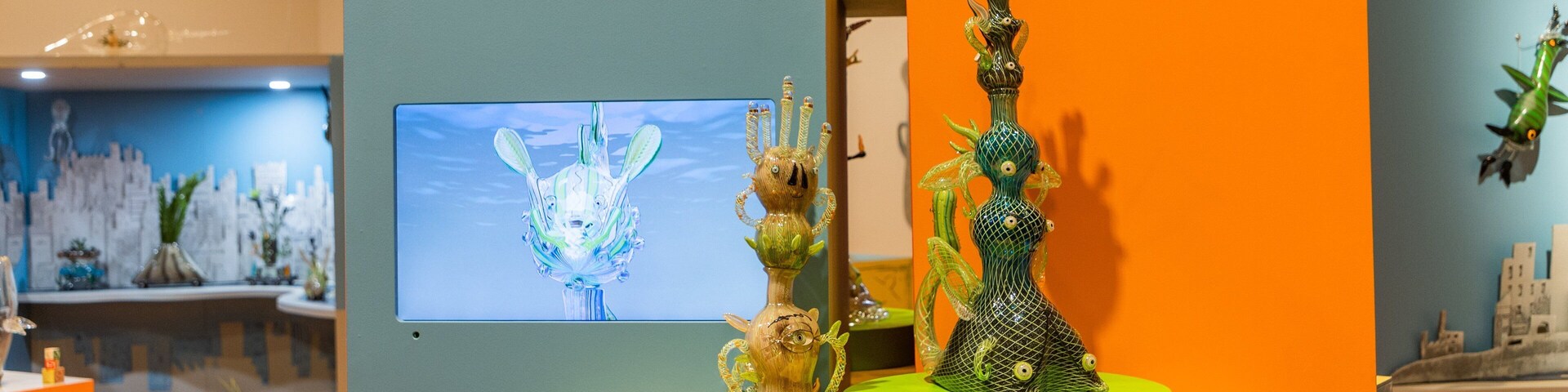 Tamworth Regional Gallery showing art and interior views