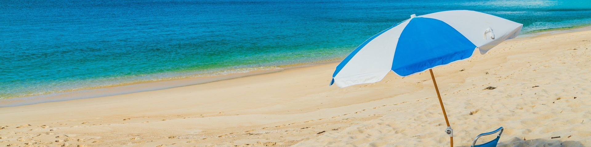 Shoal Bay Beach showing tropical scenes, general coastal views and a sandy beach